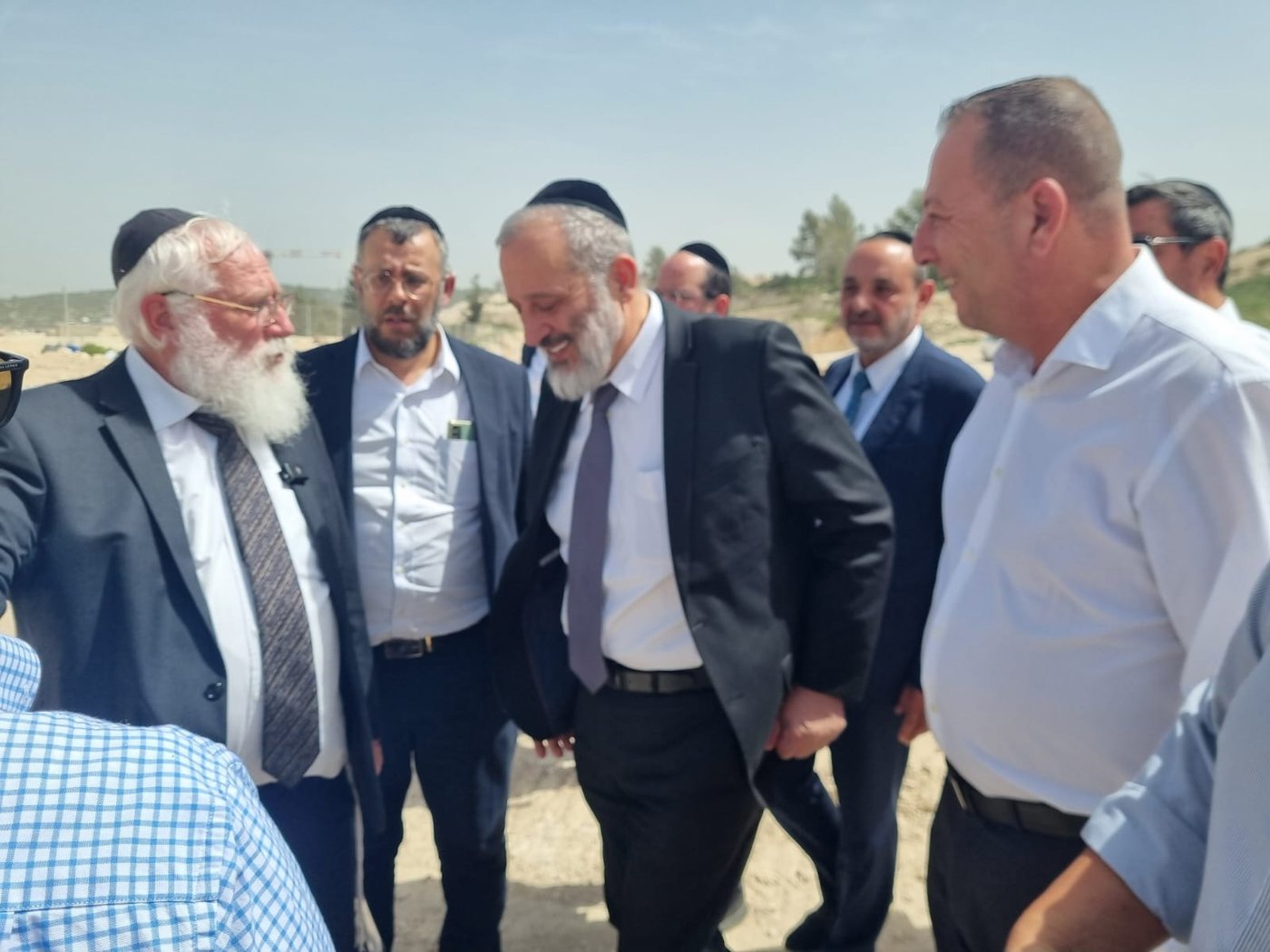 הפמלייה ברכסים