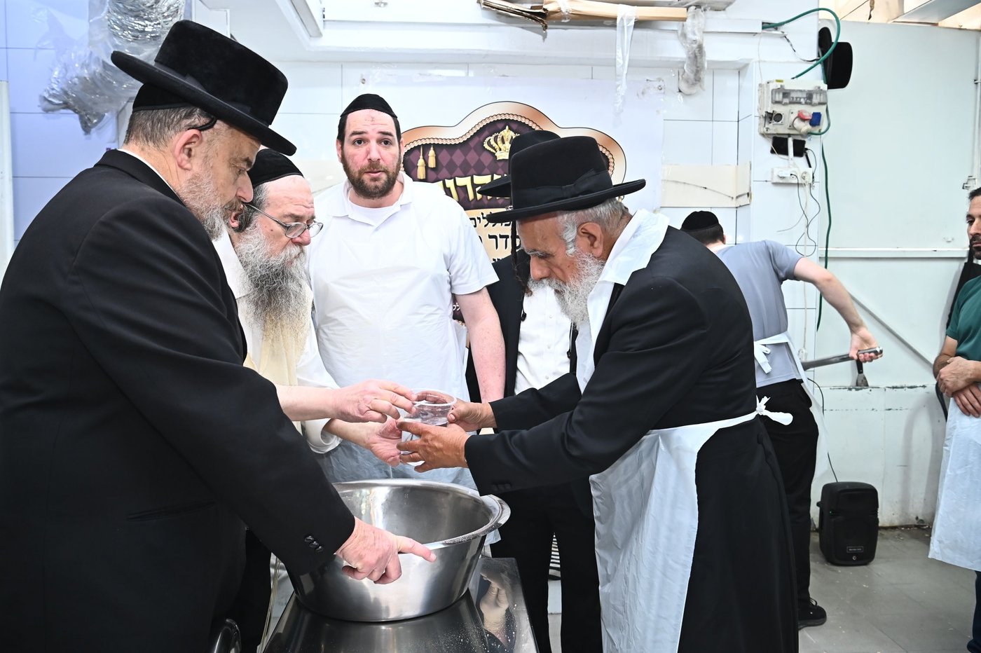 הגר"ש מחפוד באפיית מצות