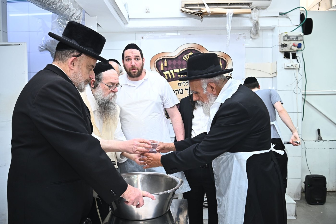 הגר"ש מחפוד באפיית מצות