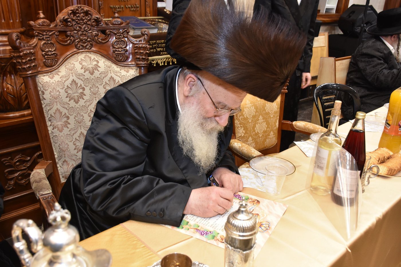 שמחת אירוסי בן האדמו"ר מקודינוב עם נכדת הגרש"א שטרן