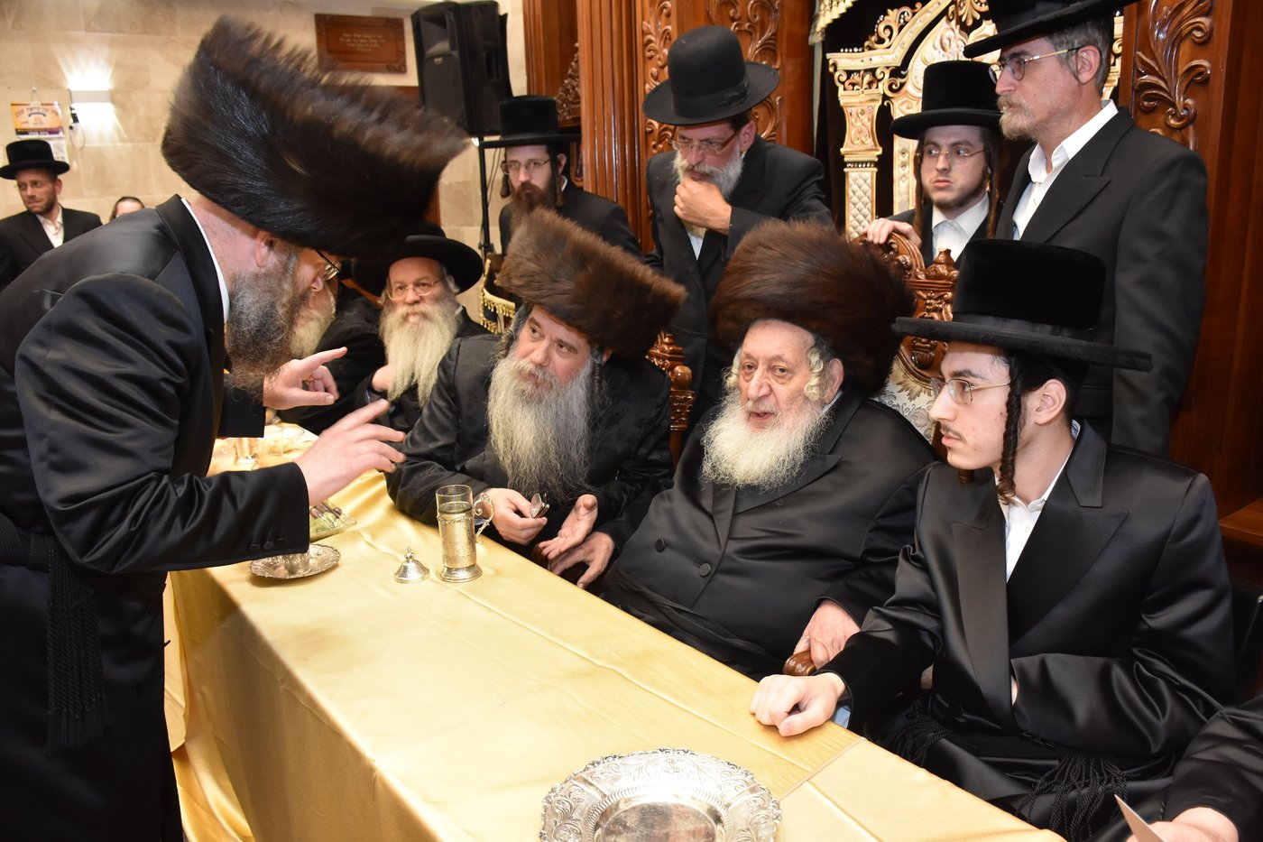 שמחת אירוסי בן האדמו"ר מקודינוב עם נכדת הגרש"א שטרן