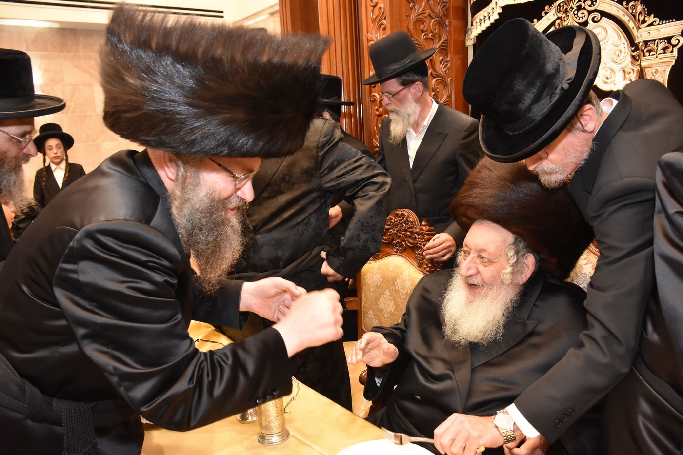 שמחת אירוסי בן האדמו"ר מקודינוב עם נכדת הגרש"א שטרן