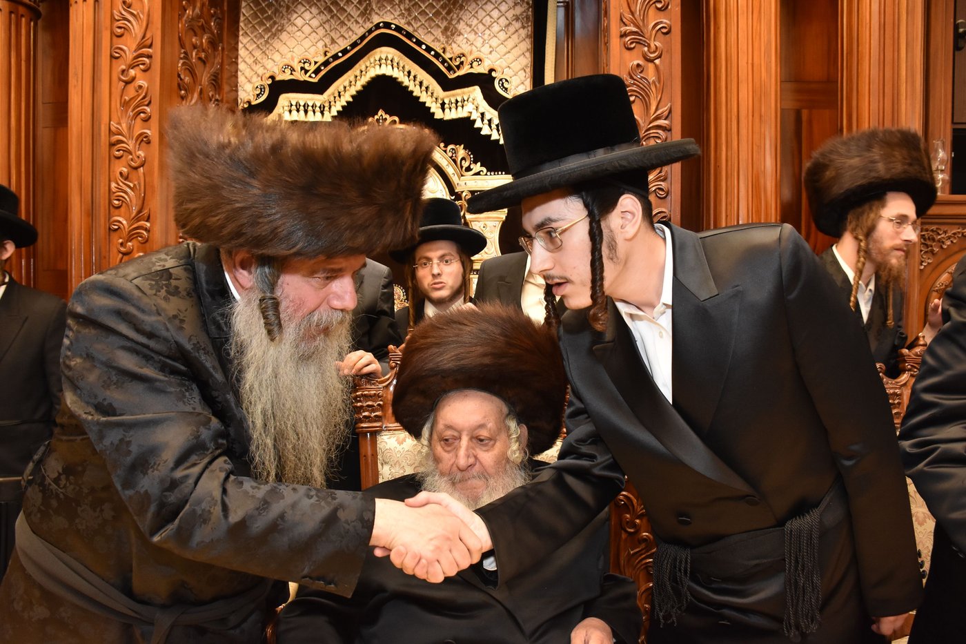 שמחת אירוסי בן האדמו"ר מקודינוב עם נכדת הגרש"א שטרן
