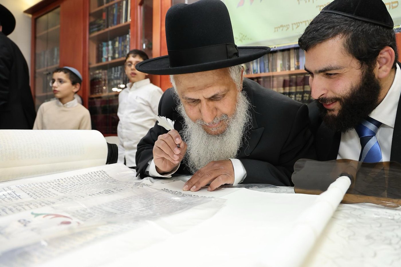 הכנסת ספר תורה לביהמ"ד 'היכל שלום' במודיעין עילית