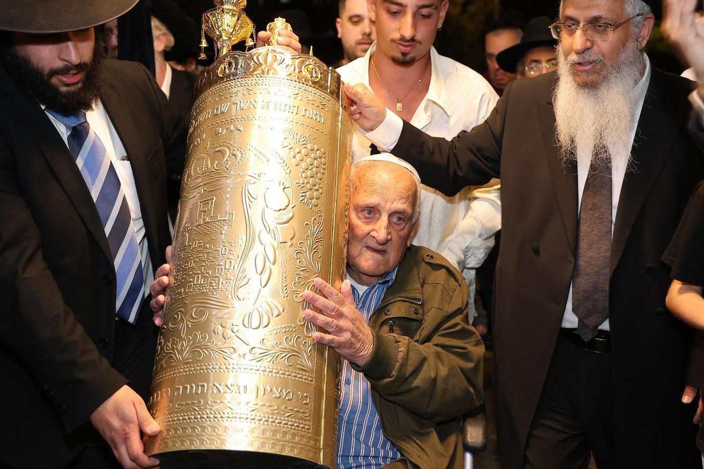 הכנסת ספר תורה לביהמ"ד 'היכל שלום' במודיעין עילית