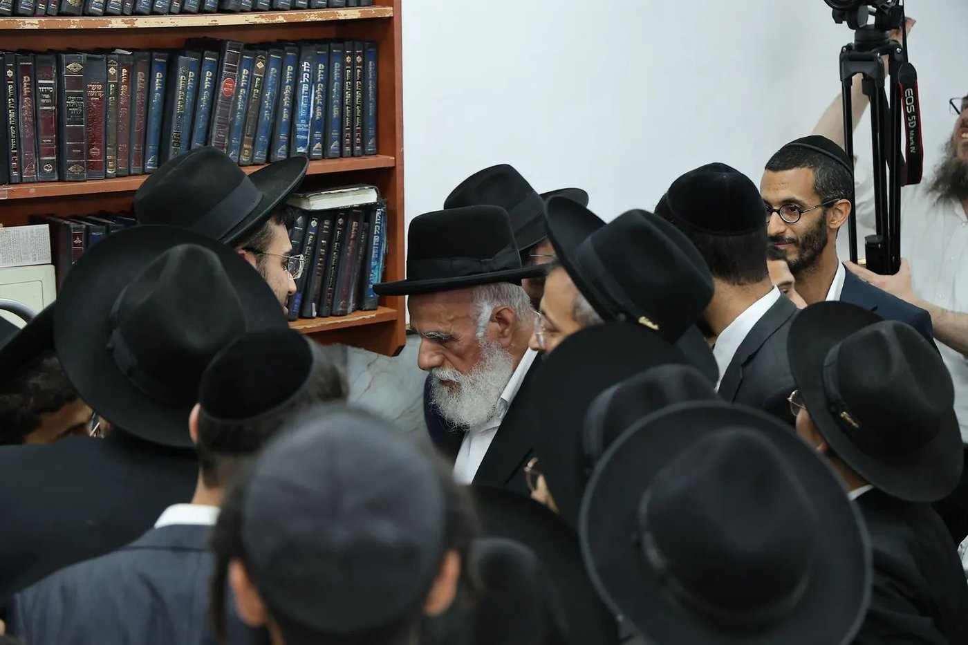 הכנסת ספר תורה לביהמ"ד 'היכל שלום' במודיעין עילית