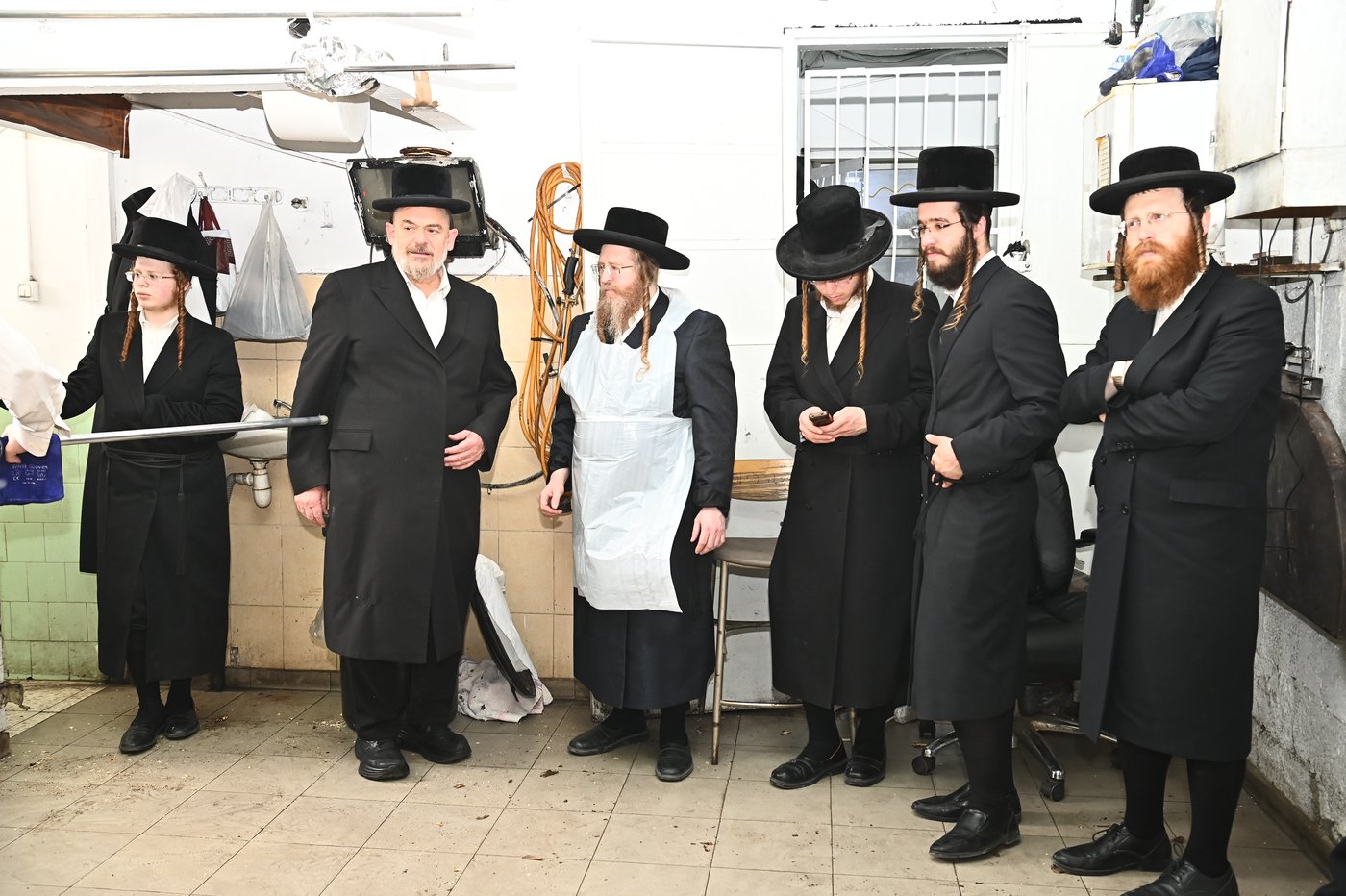 האדמו"ר משומרי אמונים באפיית מצות