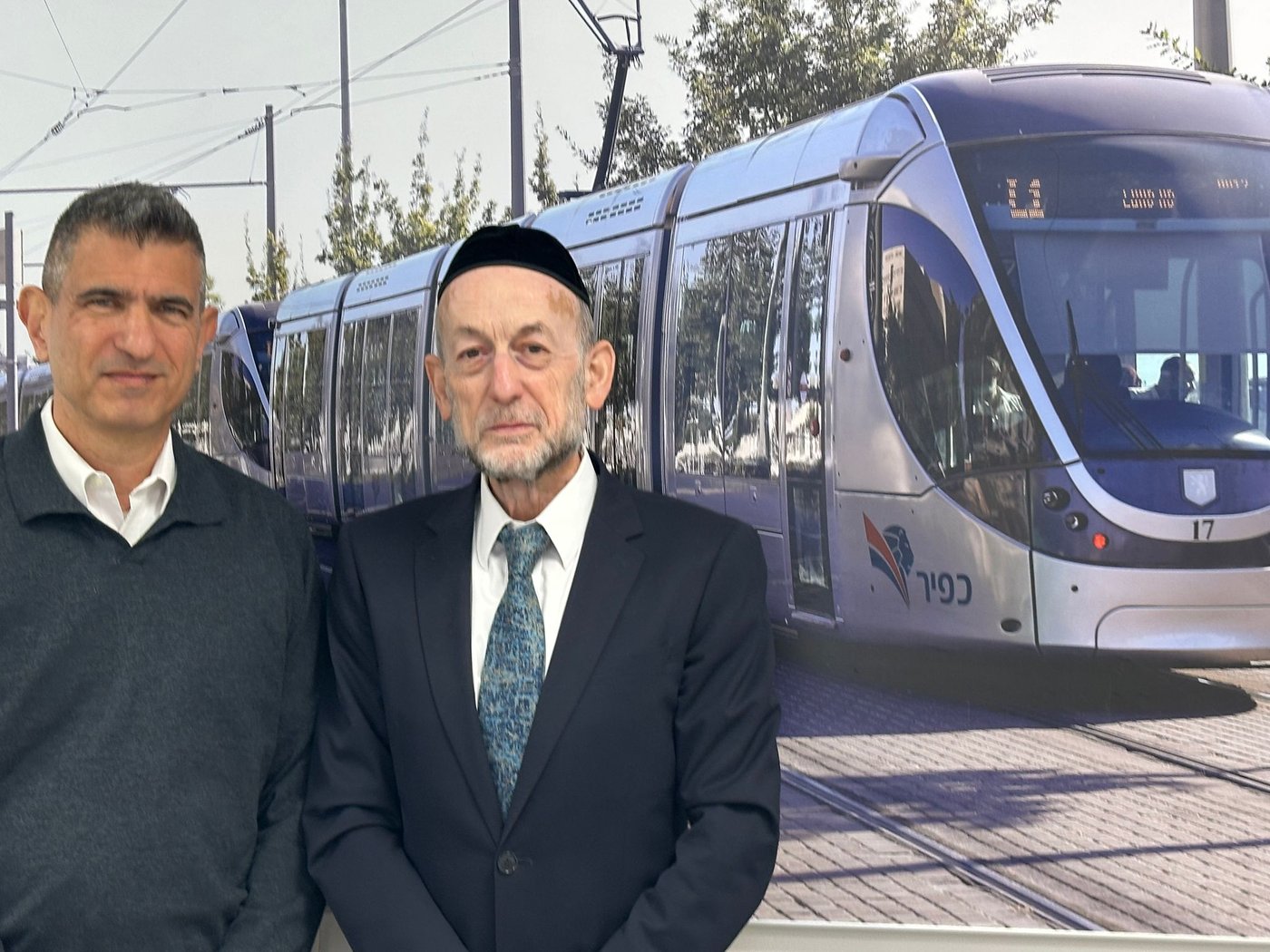 סגן השר אורי מקלב ביקר ב'דיפו' ובדק את פעילות הרכבת הקלה