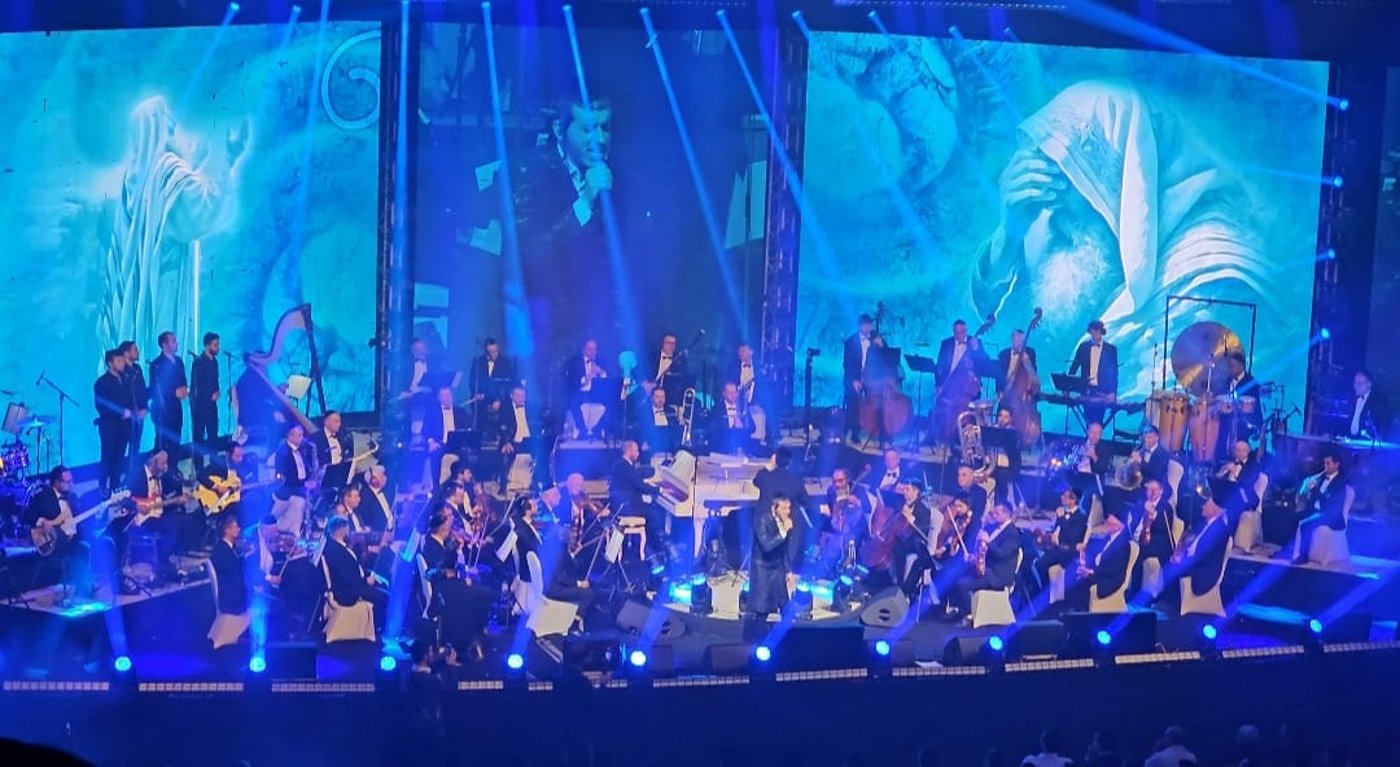 שמוליק סוכות ו-60 הנגנים