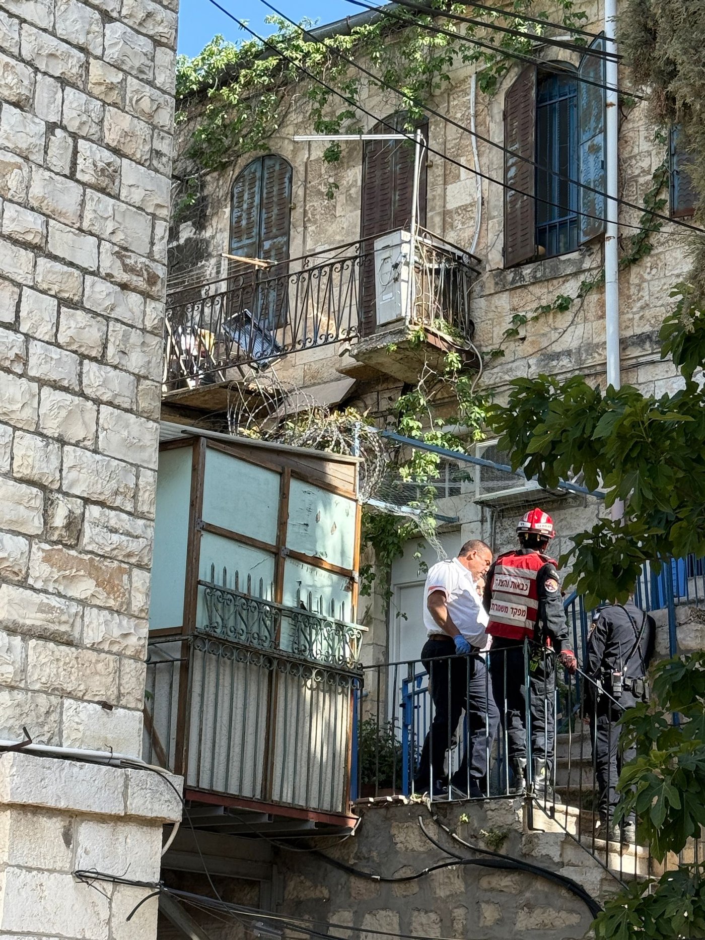 המרפסת שקרסה