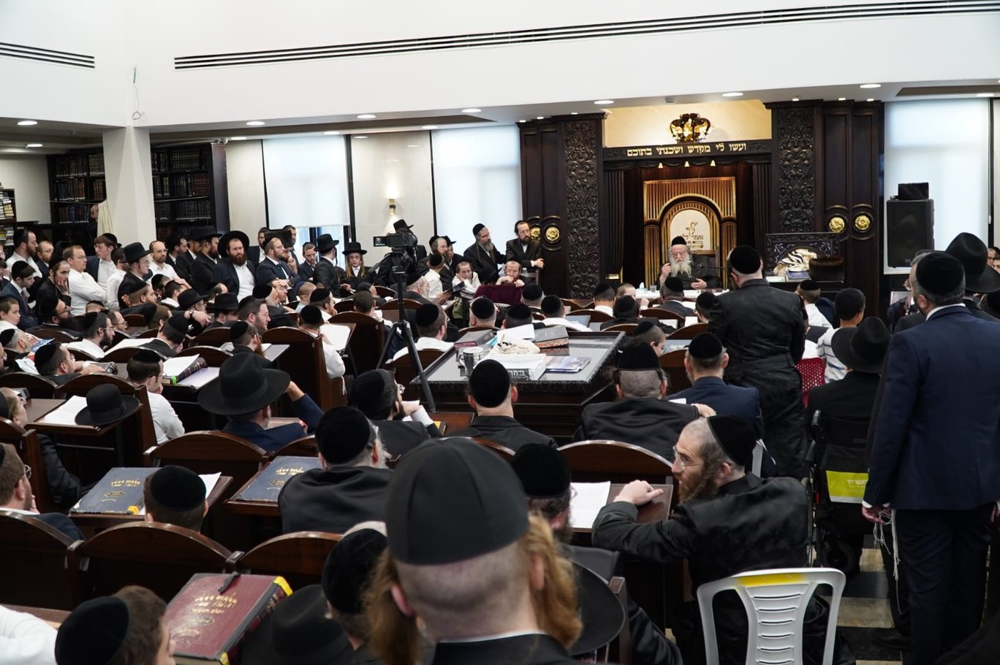 הגר"ש אלתר בשיעור חוה"מ פסח באחיסמך