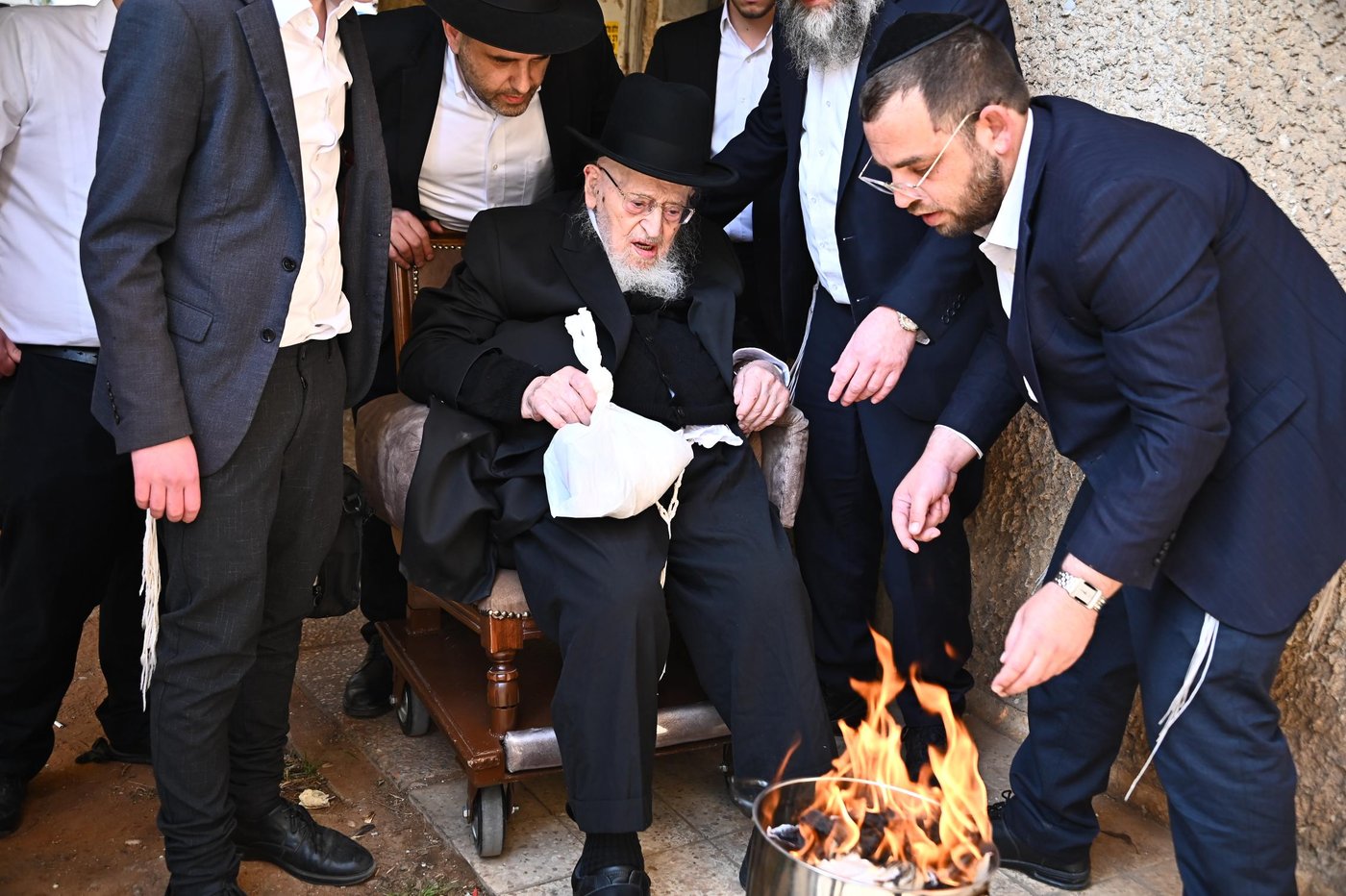הגרמ"צ ברגמן בשריפת חמץ