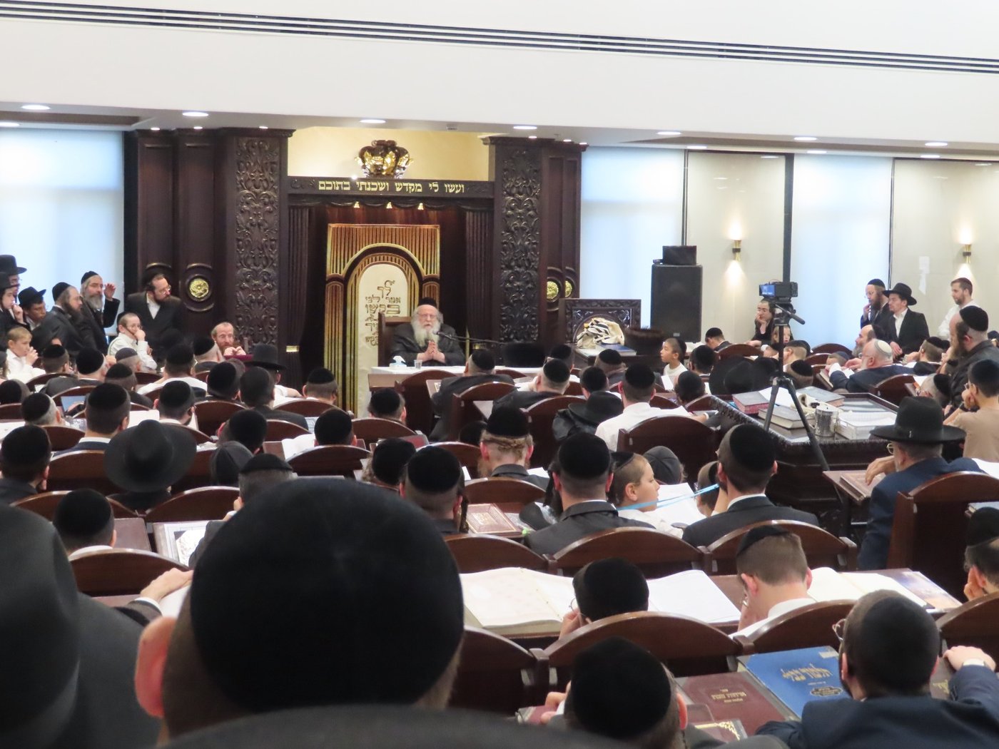 הגר"ש אלתר בשיעור חוה"מ פסח באחיסמך