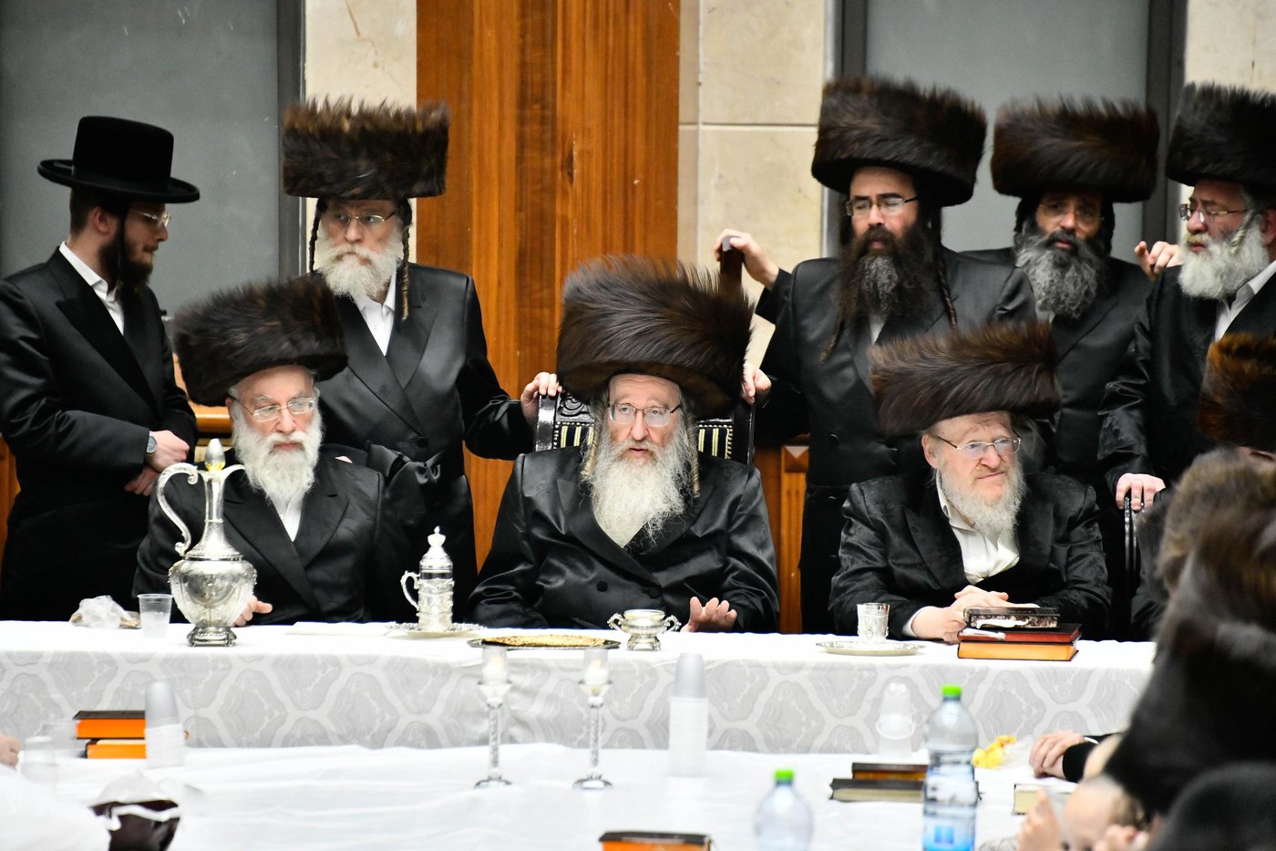 האדמו"ר מביאלה בטיש חוה"מ פסח 