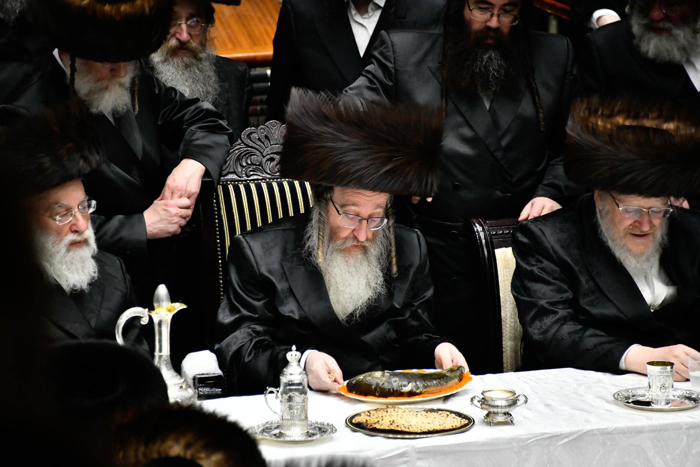 האדמו"ר מביאלה בטיש חוה"מ פסח 