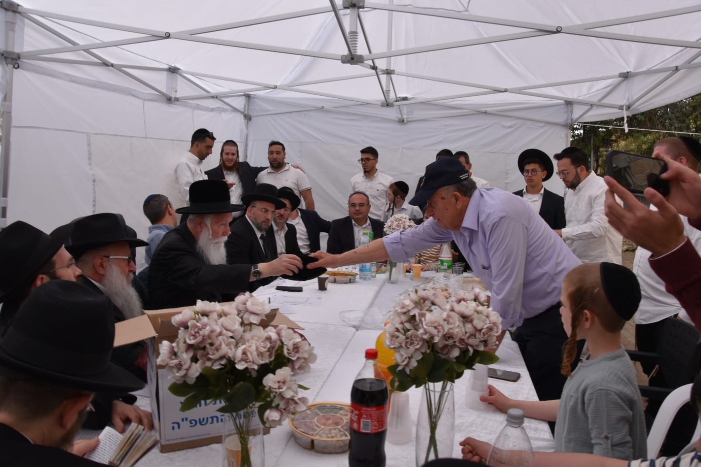 הגאון רבי יצחק דוד גרוסמן במכירת חמץ