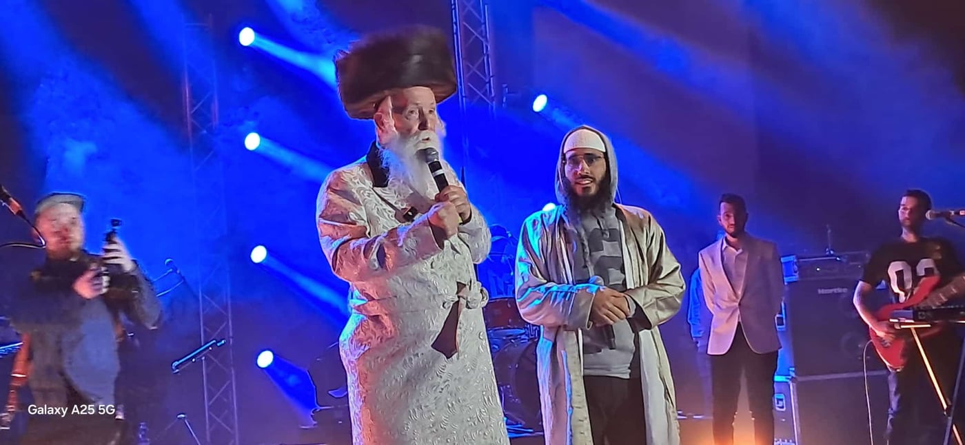 הגאון רבי יצחק דוד גרוסמן בחול המועד פסח
