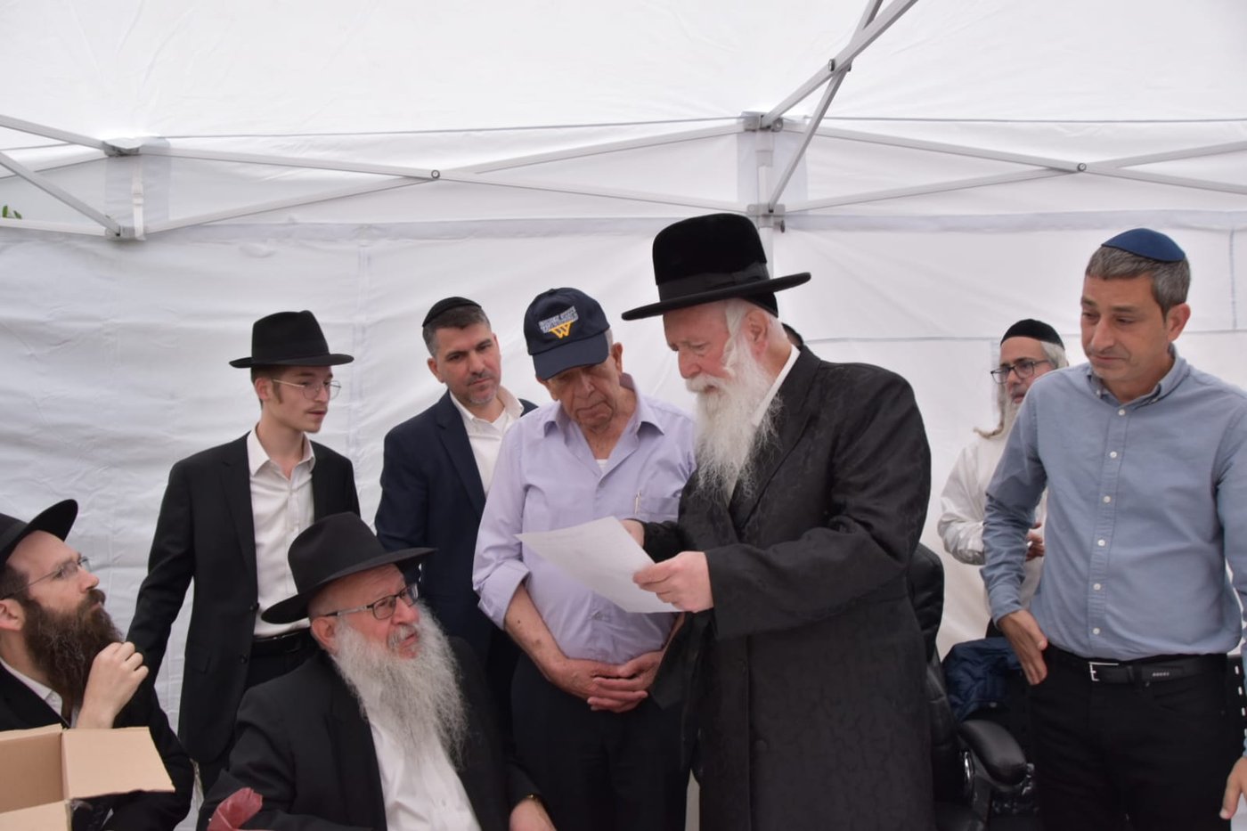 הגאון רבי יצחק דוד גרוסמן במכירת חמץ