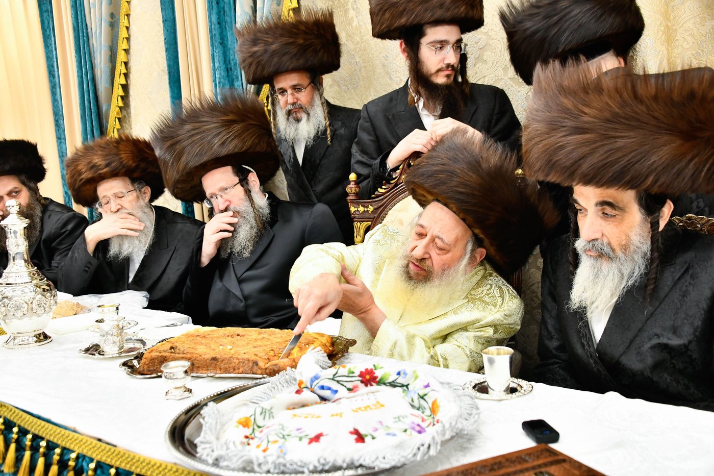 האדמו"ר מדעעש בטיש חוה"מ פסח
