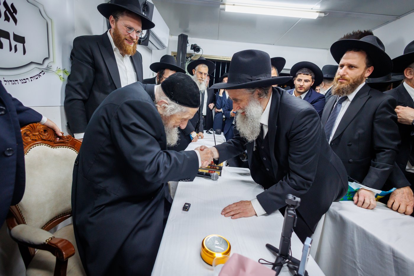 מעמד "ריתחא דאורייתא" והקבלת פני רבו במעונו של הגר"ד לנדו