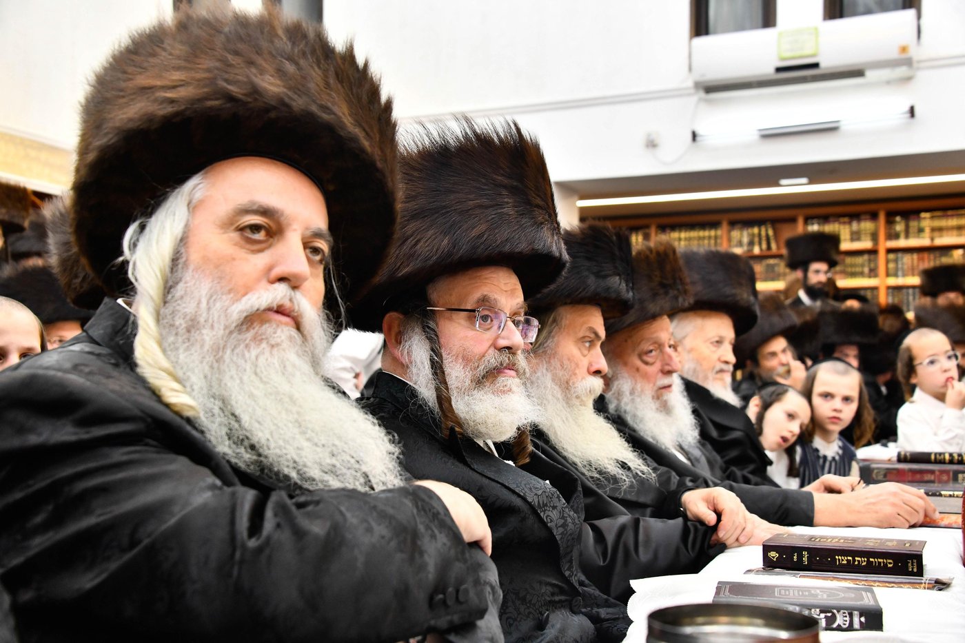 מעמד הכתרת הרה"ג ר' רפאל פרץ דושינסקיא לדומ"ץ החסידות בב"ב