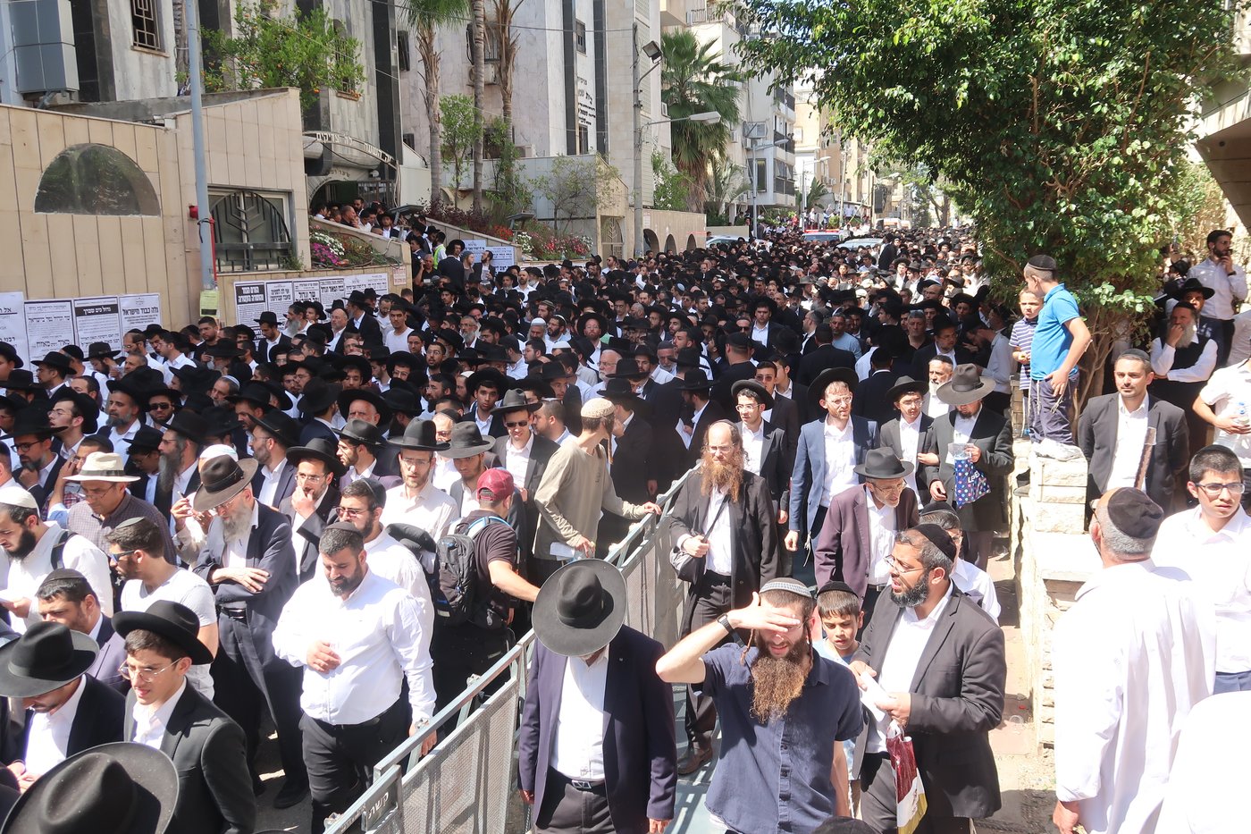 מסע הלוויית הגאון רבי מאיר מאזוז זצ"ל