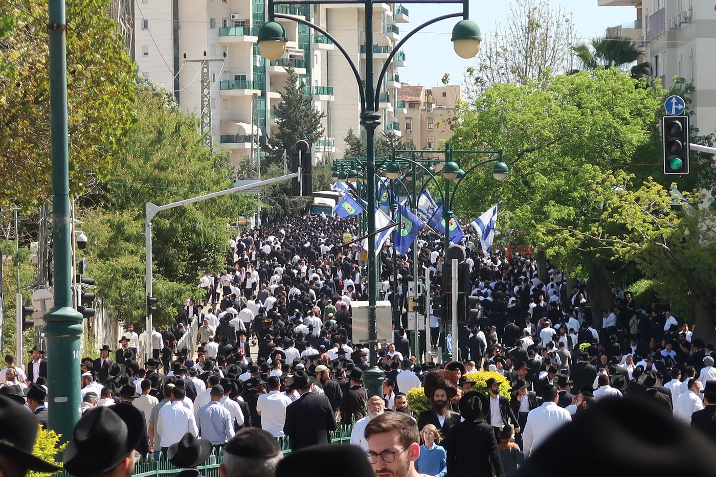 מסע הלוויית הגאון רבי מאיר מאזוז זצ"ל
