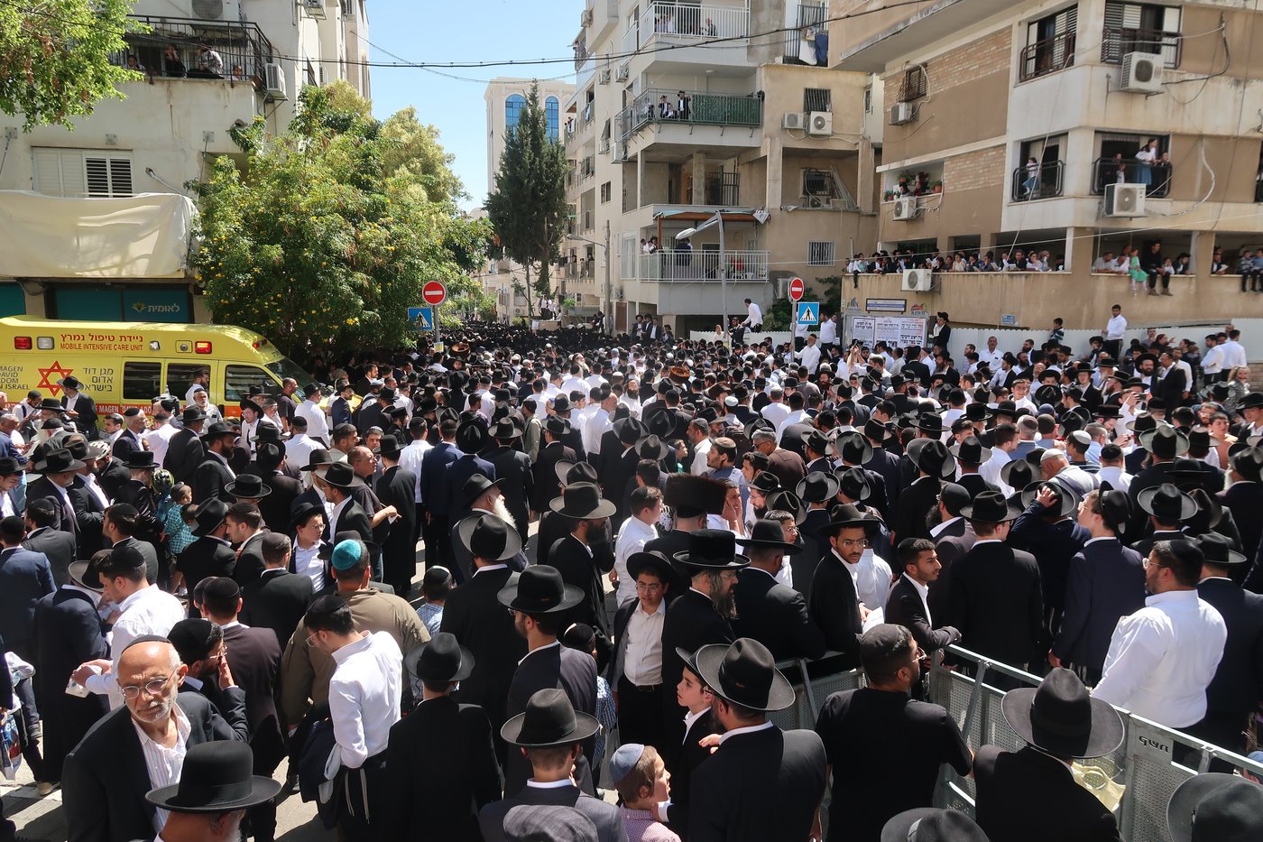 מסע הלוויית הגאון רבי מאיר מאזוז זצ"ל