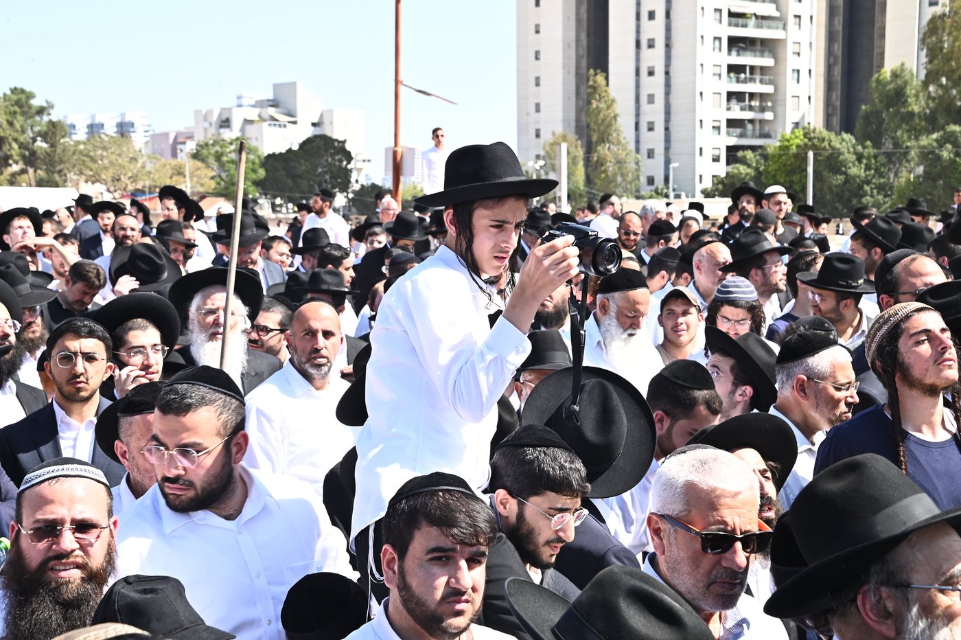 מסע הלויית הגאון רבי מאיר מאזוז זצ"ל