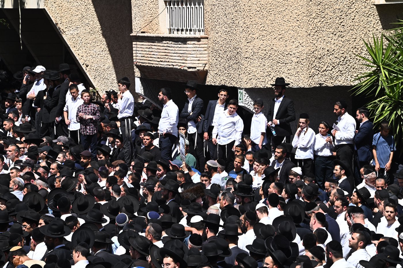 מסע הלויית הגאון רבי מאיר מאזוז זצ"ל