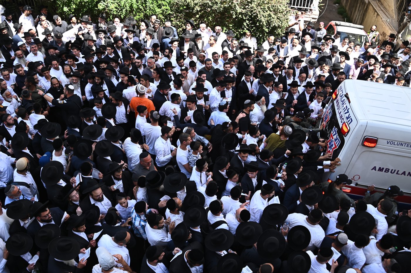 מסע הלויית הגאון רבי מאיר מאזוז זצ"ל