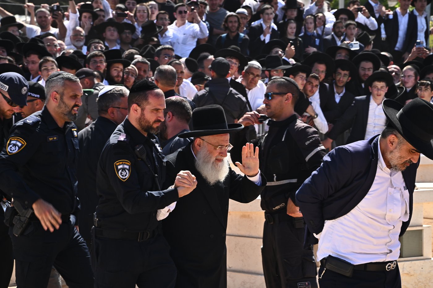 מסע הלויית הגאון רבי מאיר מאזוז זצ"ל