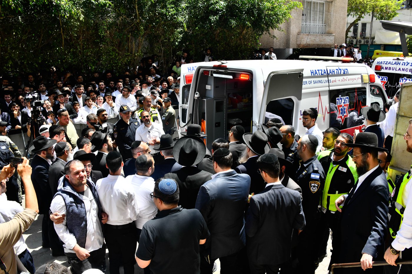 מסע הלויית הגאון רבי מאיר מאזוז זצ"ל