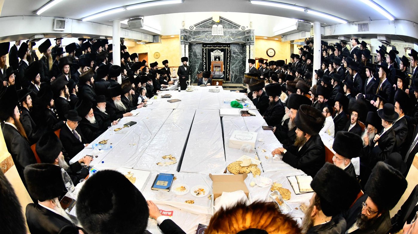 טיש נעילת החג בחצה"ק אלכסנדר