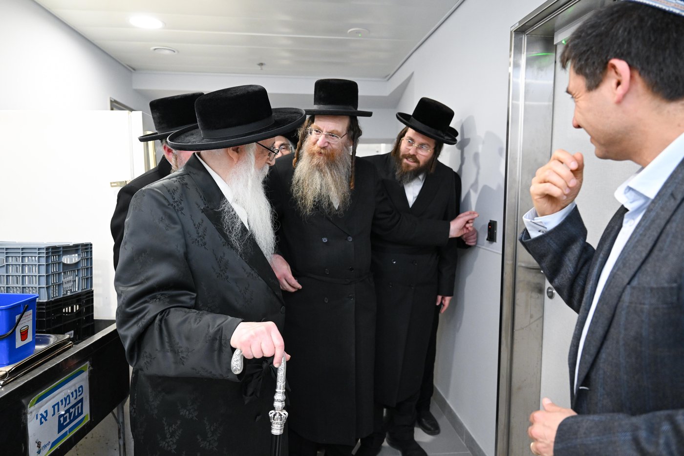 האדמור מצאנז בחנוכת מחלקות חדשות במרכז רפואי צאנז לניאדו 