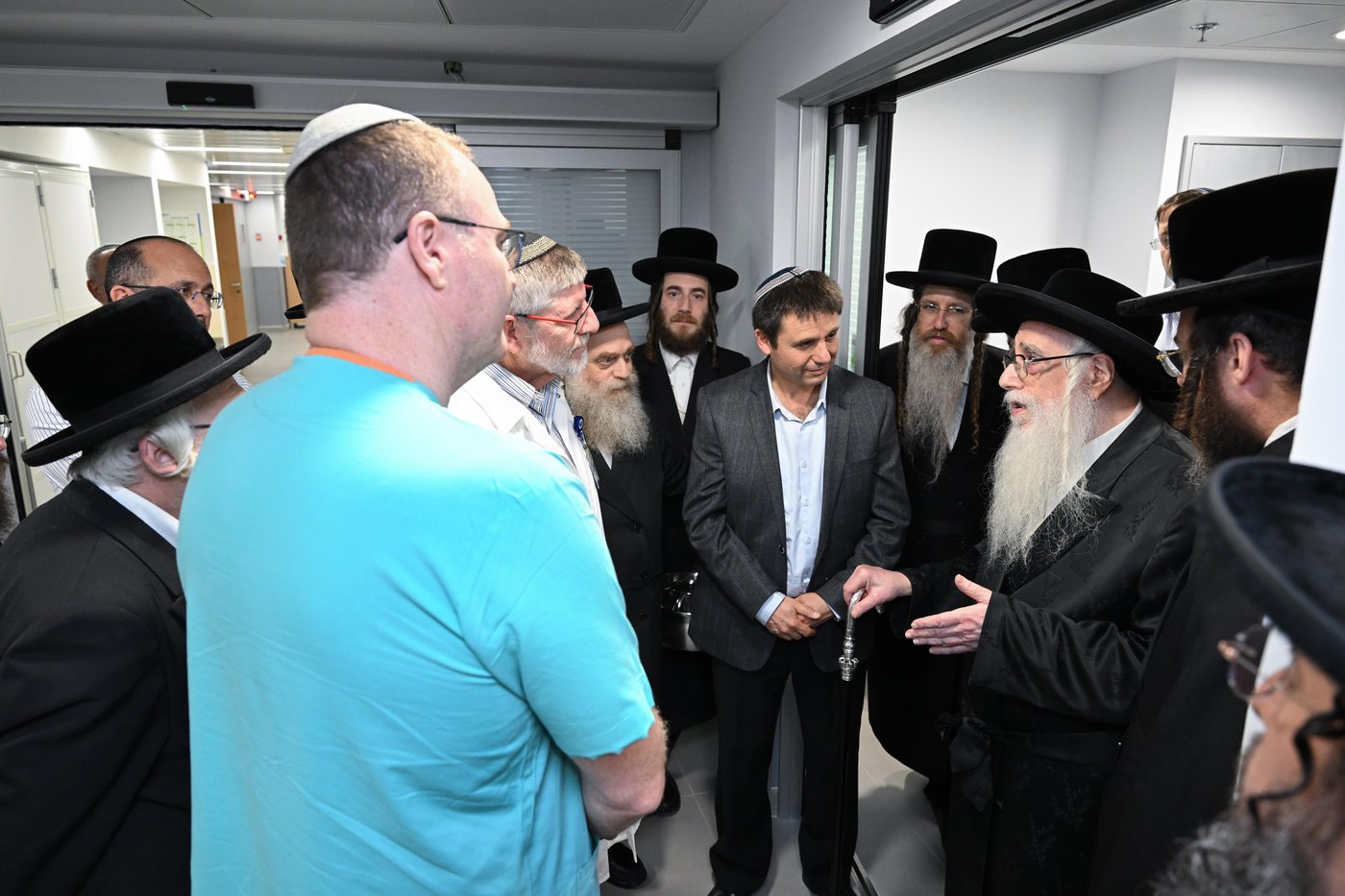 האדמור מצאנז בחנוכת מחלקות חדשות במרכז רפואי צאנז לניאדו 