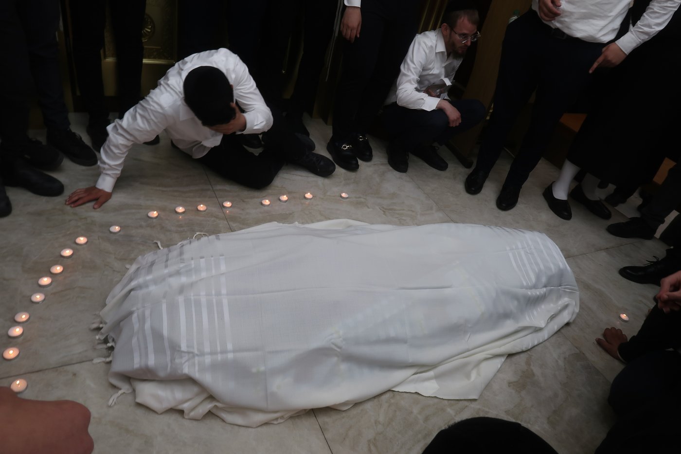 המיטה של הגאון רבי מאיר מאזוז זצ"ל בבית מדרשו בב"ב