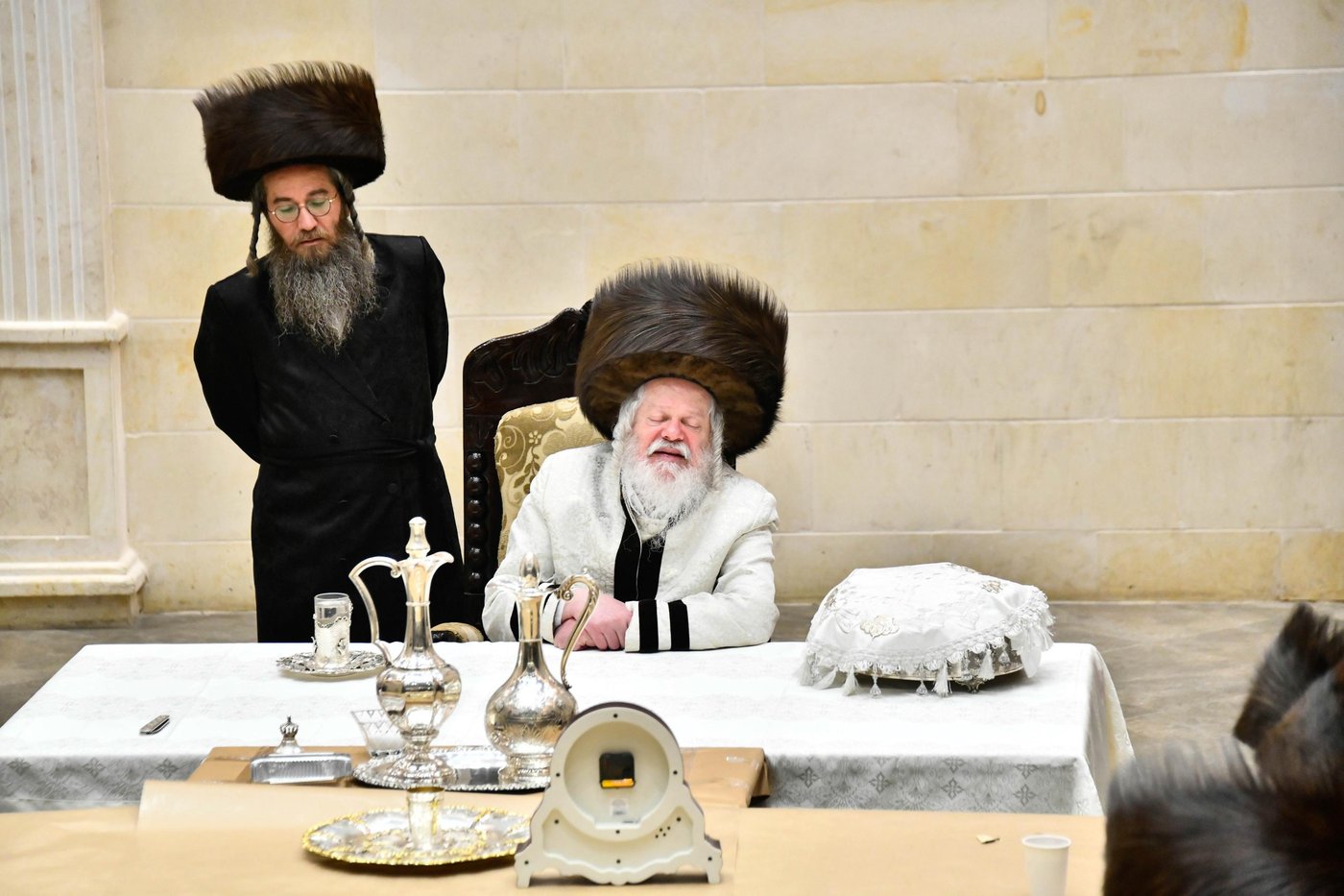 טיש נעילת החג בחצה"ק פרמישלאן