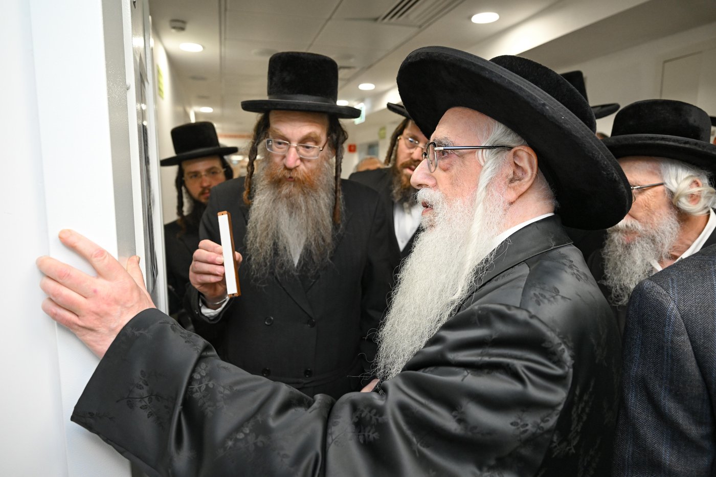 האדמור מצאנז בחנוכת מחלקות חדשות במרכז רפואי צאנז לניאדו 