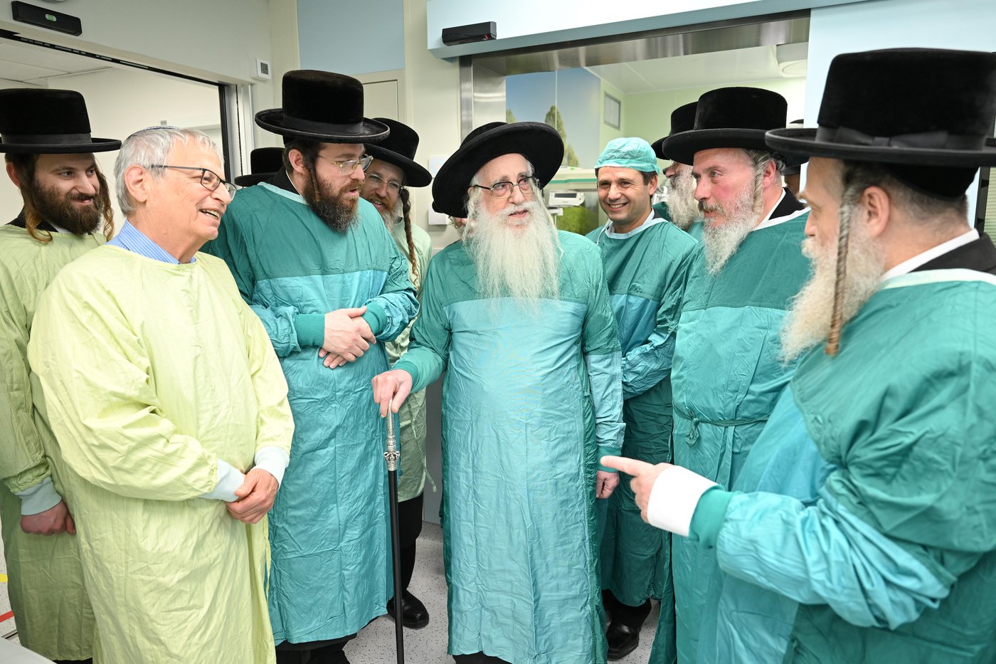 האדמור מצאנז בחנוכת מחלקות חדשות במרכז רפואי צאנז לניאדו 