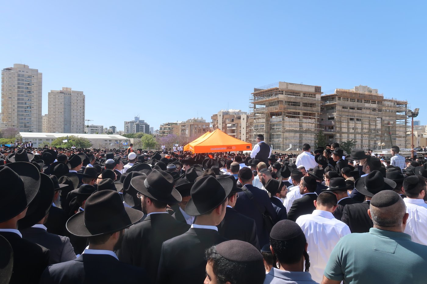 מסע הלוויית הגאון רבי מאיר מאזוז זצ"ל