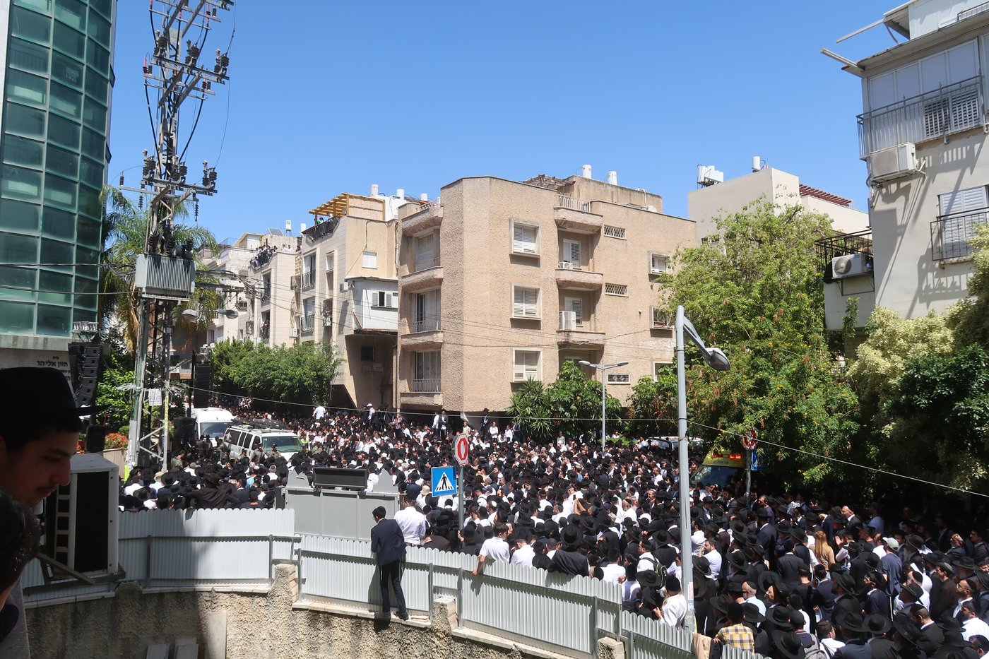 מסע הלוויית הגאון רבי מאיר מאזוז זצ"ל