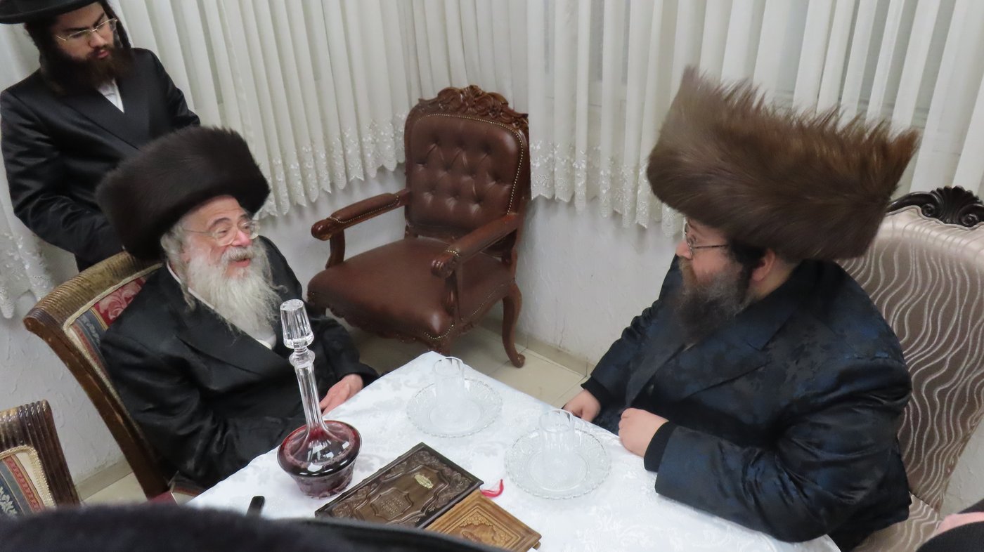 חג הפסח בחצה"ק ז'מיגראד