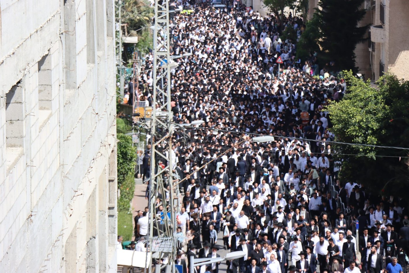 מסע הלוויית הגאון רבי מאיר מאזוז זצ"ל 