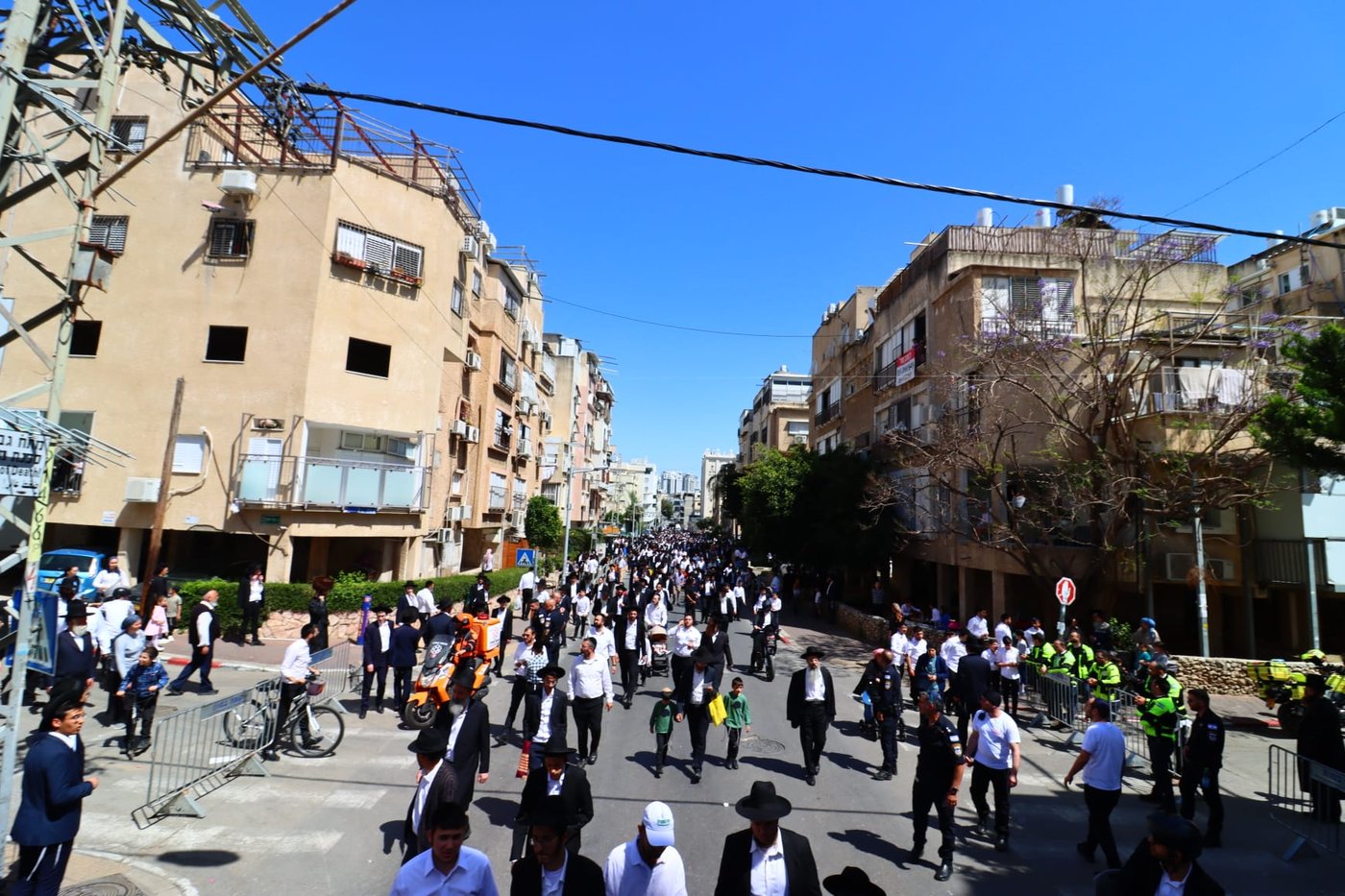 מסע הלוויית הגאון רבי מאיר מאזוז זצ"ל 