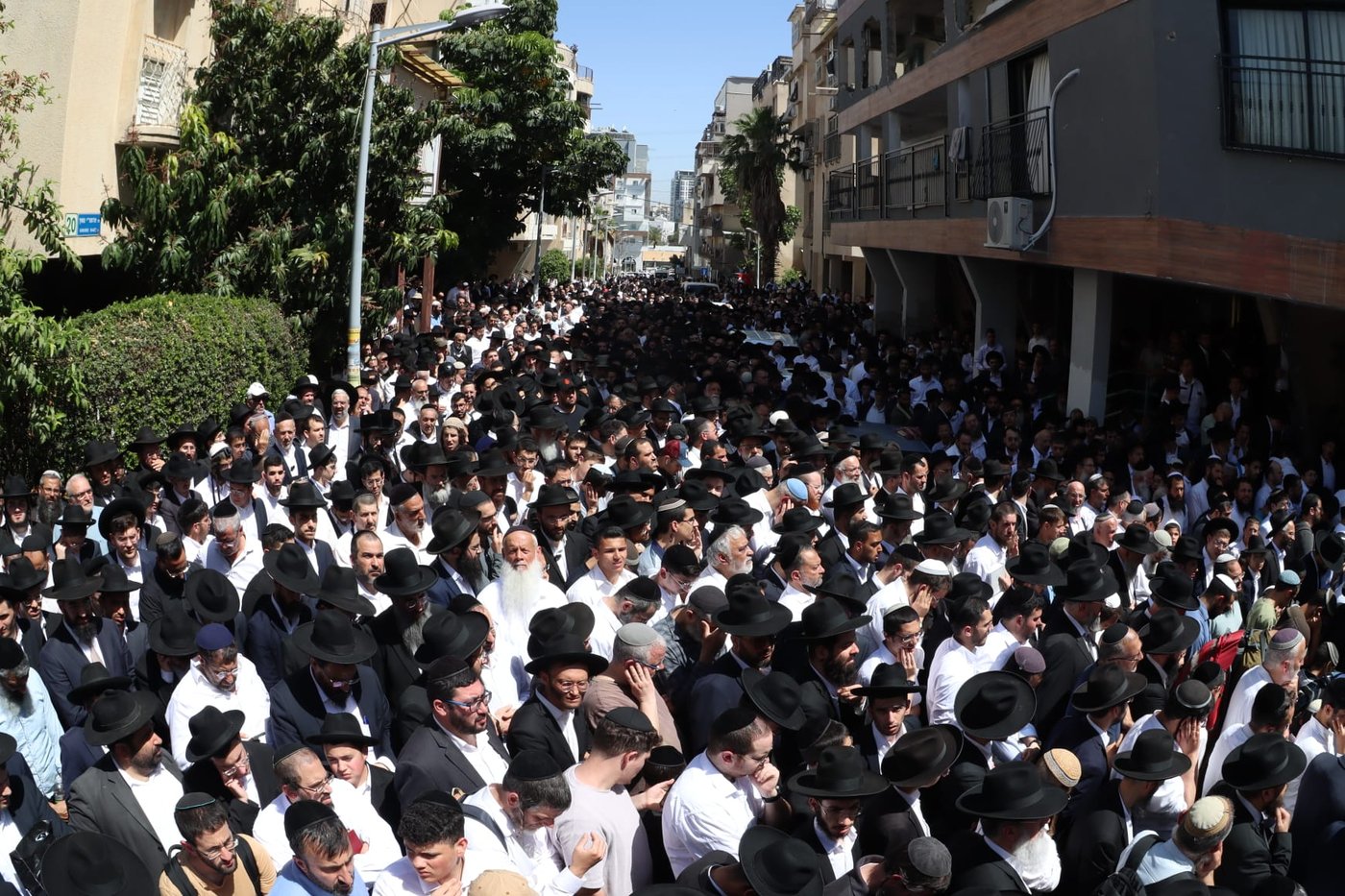 מסע הלוויית הגאון רבי מאיר מאזוז זצ"ל 