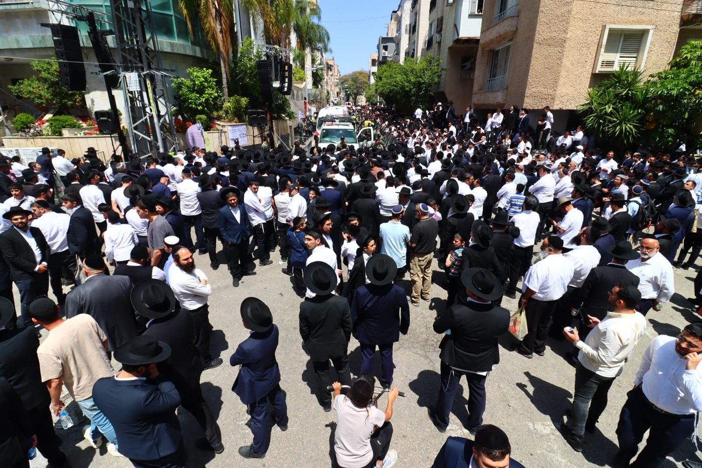 מסע הלוויית הגאון רבי מאיר מאזוז זצ"ל 
