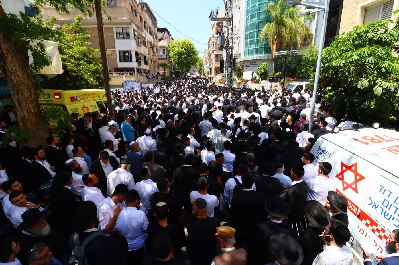 מסע הלוויית הגאון רבי מאיר מאזוז זצ"ל 