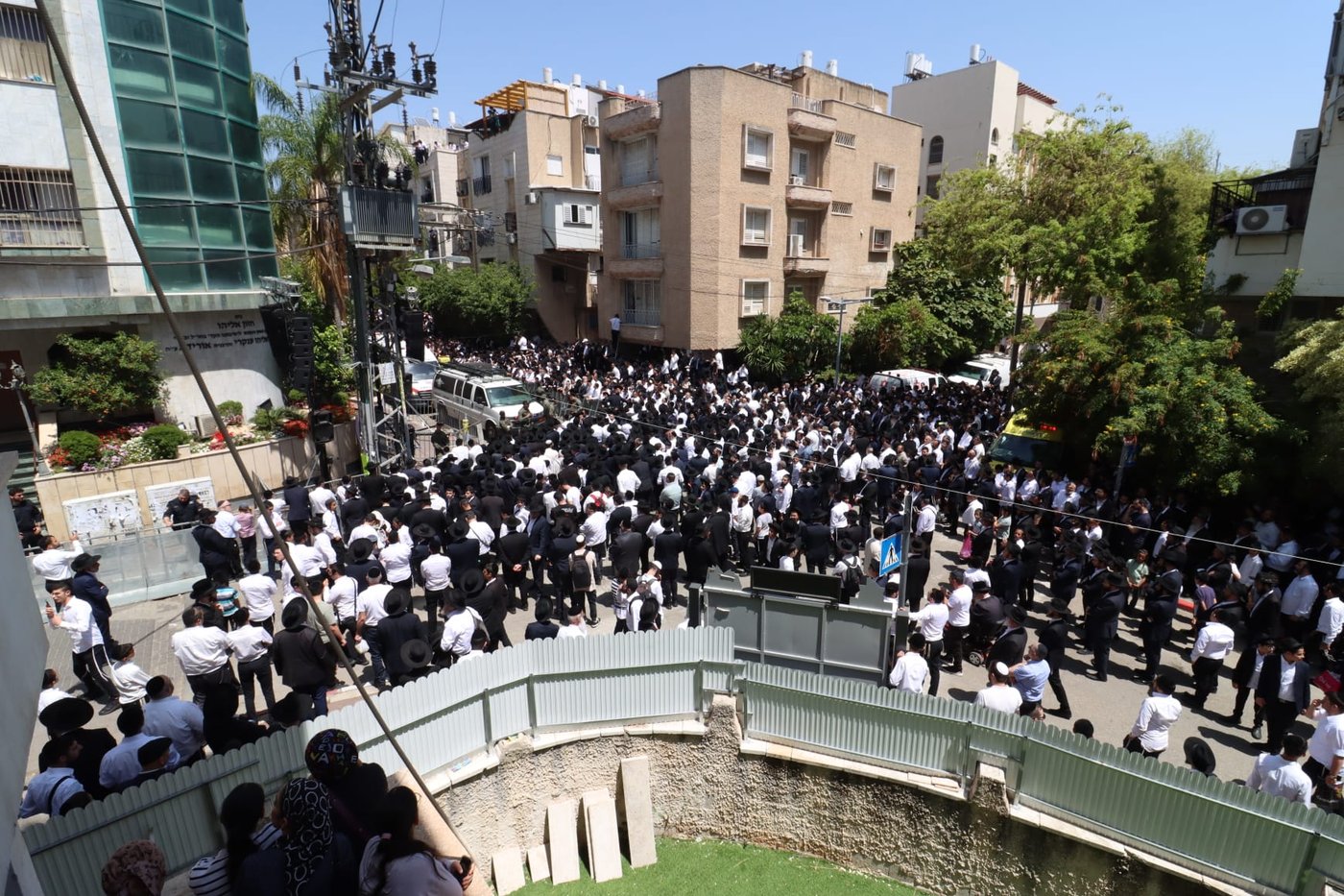 מסע הלוויית הגאון רבי מאיר מאזוז זצ"ל 