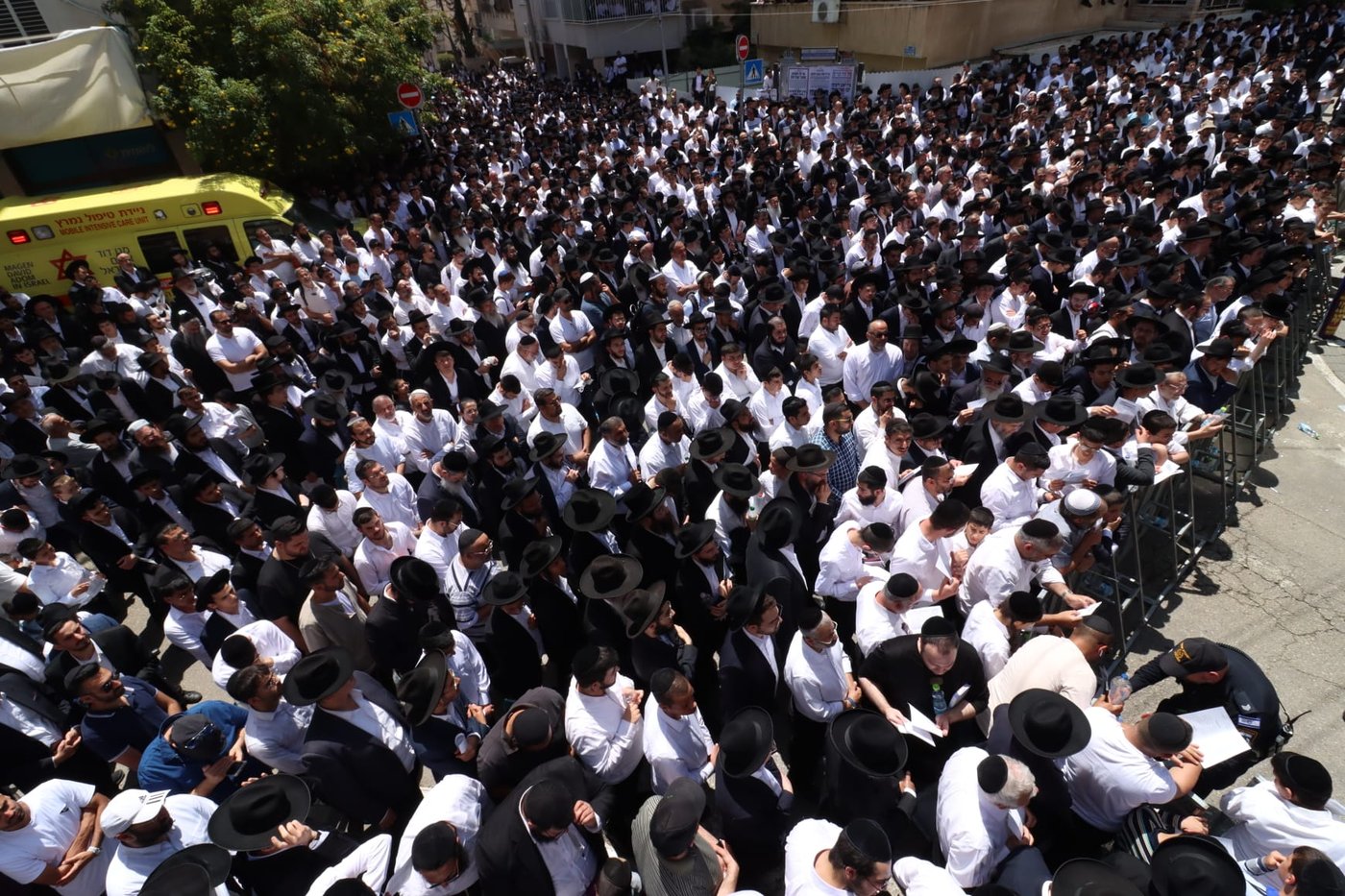 מסע הלוויית הגאון רבי מאיר מאזוז זצ"ל 